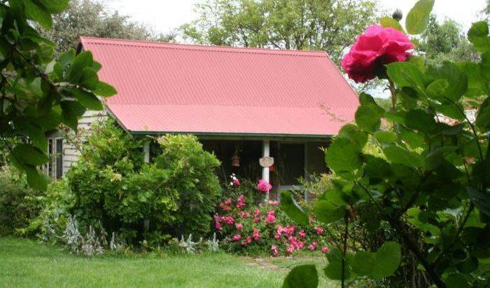 Poppy's Cottage Bed and Breakfast - Search for free rooms and guaranteed low rates in Armidale 9 photos