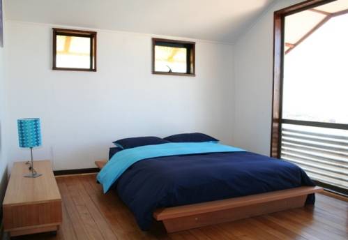 Camila 109 Bed and Breakfast, Valparaiso, Chile, compare with famous sites for bed & breakfast bookings in Valparaiso