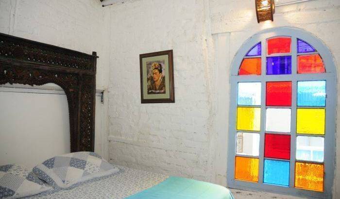 Lima Limon Candelaria Hostel - Search for free rooms and guaranteed low rates in Bogota 17 photos