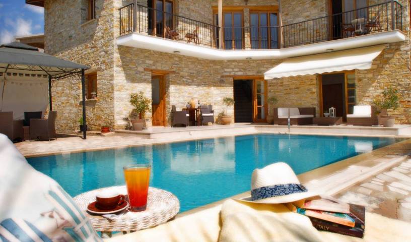 Anna Villa Cyprus Bed and Breakfast - Procure quartos gratuitos e baixe taxas baixas em Ayia Anna, albergue jovem 38 fotos