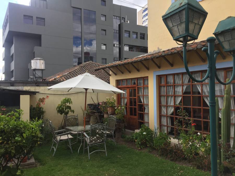 Aleida's Hostal, Quito, Ecuador, BedBreakfastTraveler.com receives top ratings from customers and B&Bs as a trustworthy and reliable travel booking site in Quito