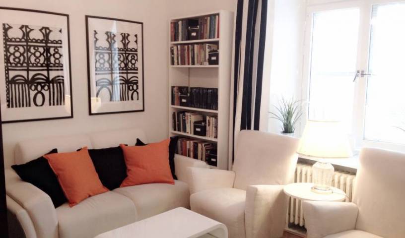 Helsinki Apartment Kamppi, bed and breakfast bookings 12 photos
