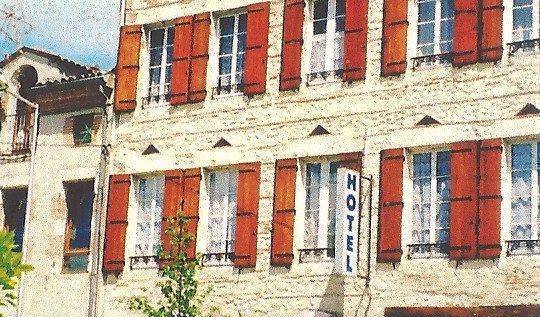 Hotel Des Iles -  Agen, low cost deals 6 photos