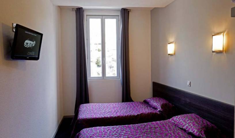 Hotel Saint-Etienne - Search for free rooms and guaranteed low rates in Lourdes 44 photos
