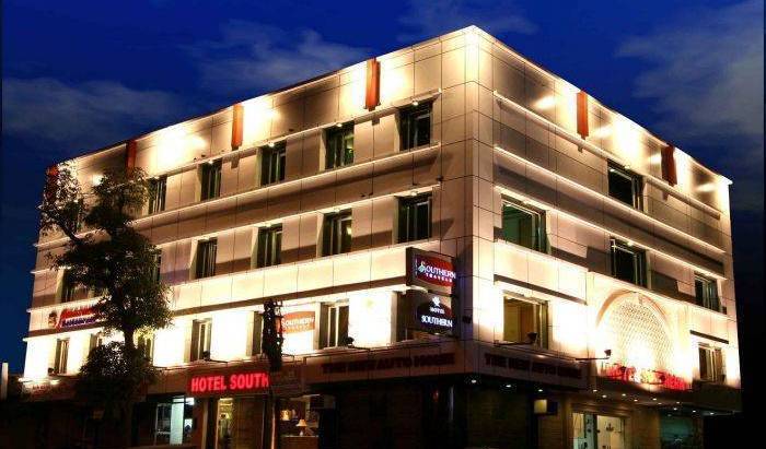 Hotel Southern -  Karol Bagh, cheap bed and breakfast 8 photos
