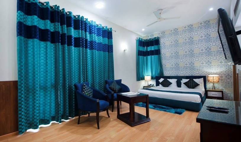 Imperial Apartments -  Gurgaon, bed and breakfast holiday 15 photos