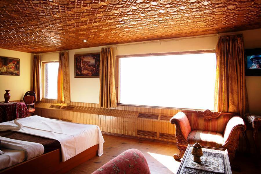 Hotel Royal Park, Gulmarg, India, excellent deals in Gulmarg