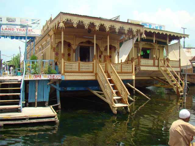 Mandalay Houseboats, Srinagar, India, budget lodging in Srinagar