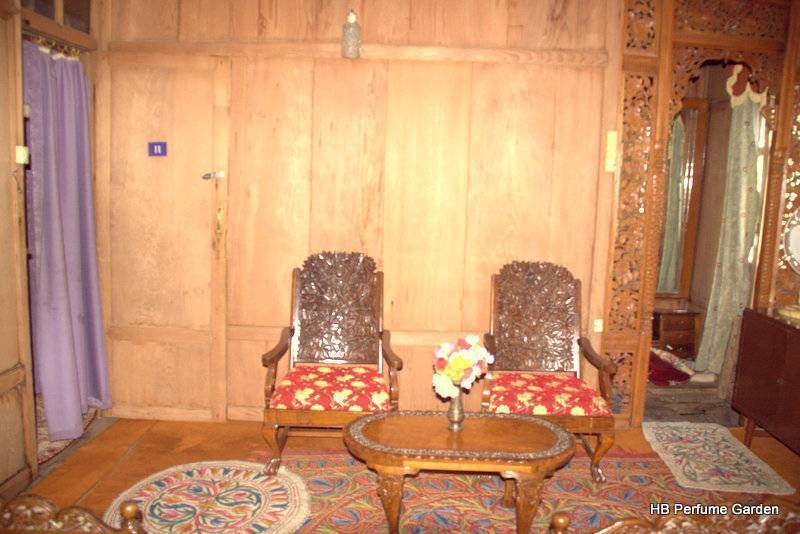 New Perfume Garden Houseboat, Srinagar, India, bed & breakfasts and hotels in tropical destinations in Srinagar