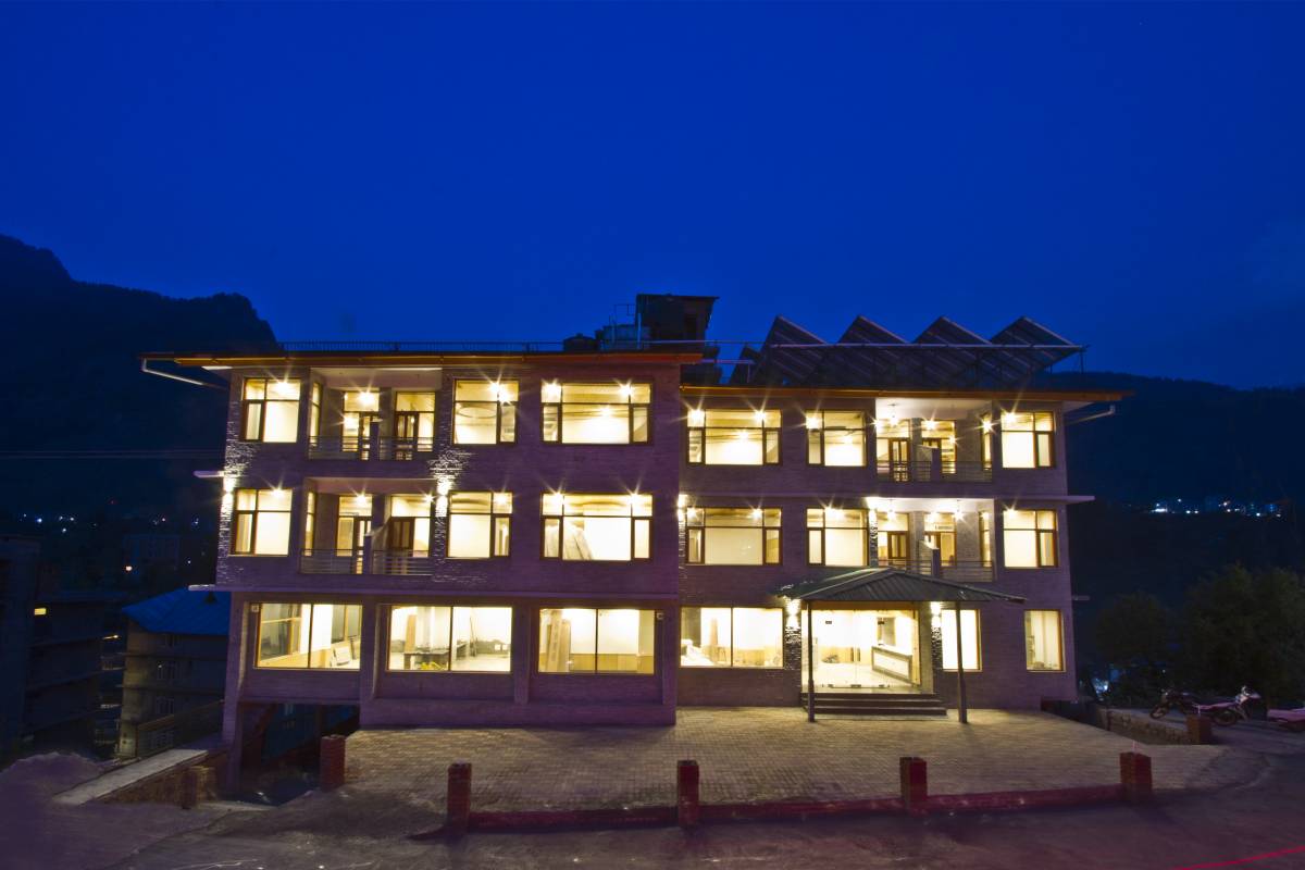 Sarthak Regency, Manali, India, really cool bed & breakfasts and hotels in Manali
