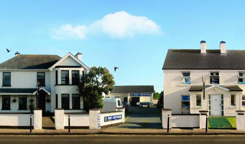 Strandhill Lodge, Hostel and Surf School - Search for free rooms and guaranteed low rates in An Leathros 7 photos