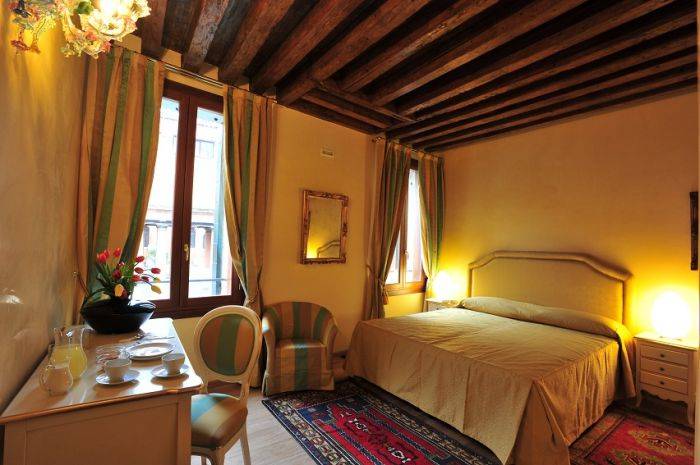 BB Alla Vigna, Venice, Italy, backpackers and backpacking bed & breakfasts in Venice
