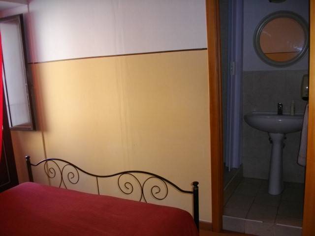 BeB Etnea 298, Catania, Italy, low cost lodging in Catania