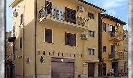 Bed and Breakfast A Chiazza, how to select a hostel in Racalmuto, Italy 2 photos