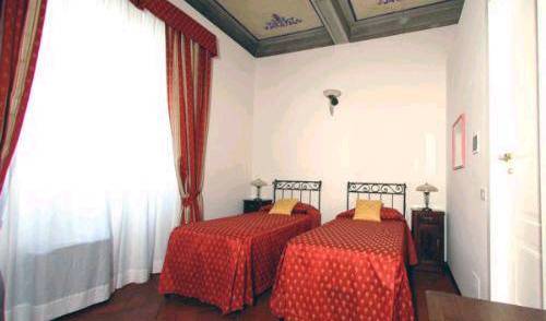 Bed And Breakfast In Florence, cheap hostels 4 photos