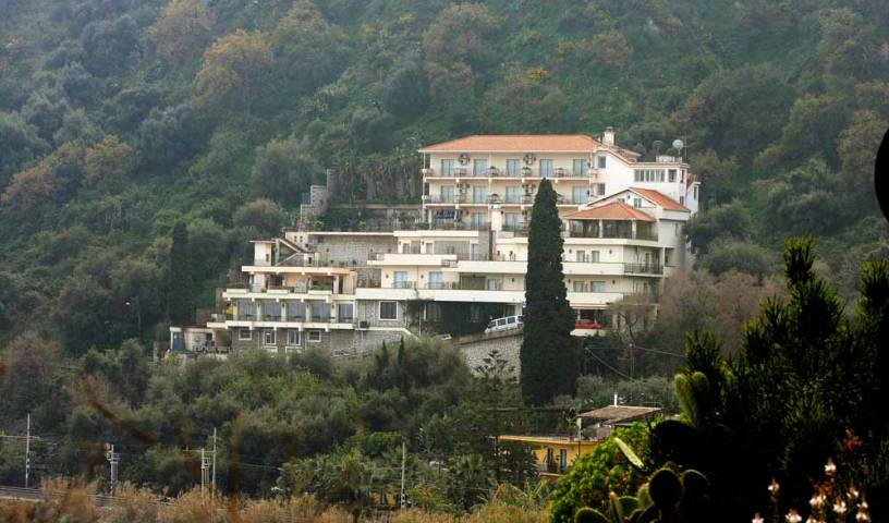 Hotel Bay Palace -  Taormina, guesthouses and backpackers accommodation 5 photos