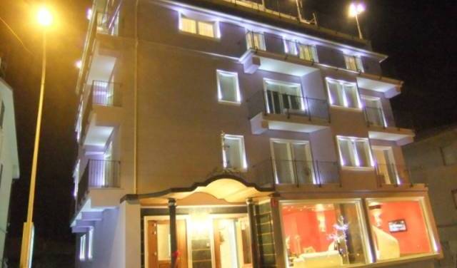 Hotel La Rosa Dei Venti - Get cheap hostel rates and check availability in Monte San Giusto 14 photos