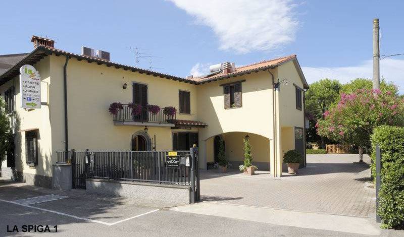 La Spiga - Search for free rooms and guaranteed low rates in Campi Bisenzio 36 photos