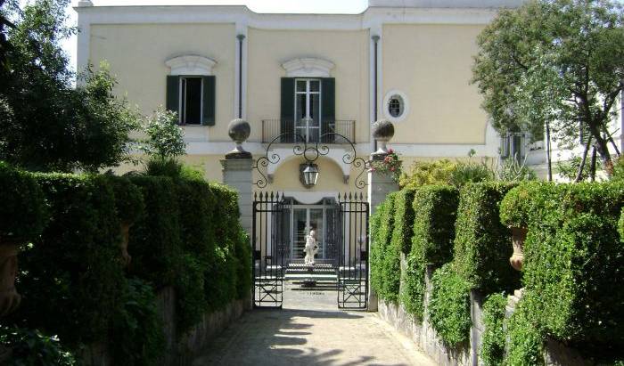 Villa Sangennariello -  Ercolano, find many of the best bed & breakfasts 10 photos