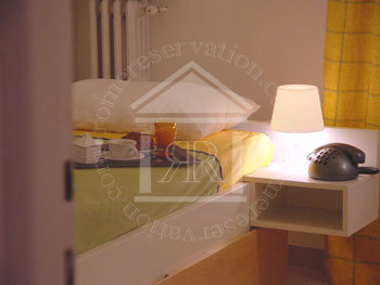 Gallery, Rome, Italy, low cost lodging in Rome