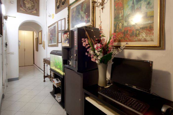 Giuseppe's House, Florence, Italy, late hostel check in available in Florence