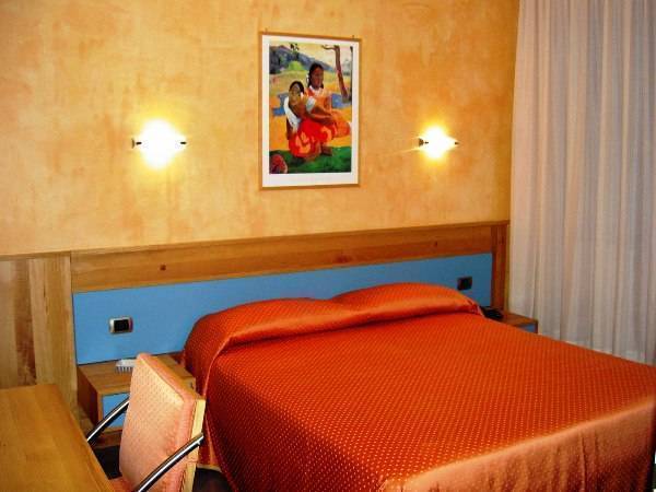Hotel Diana, Pompei Scavi, Italy, excellent travel and bed & breakfasts in Pompei Scavi