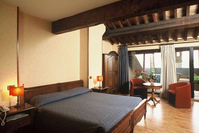 Hotel Ripagrande, Ferrara, Italy, safest bed & breakfasts in secure locations in Ferrara
