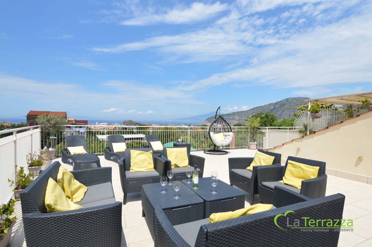 Sorrento Holidays House La Terrazza, Sorrento, Italy, what is a backpackers hotel? Ask us and book now in Sorrento