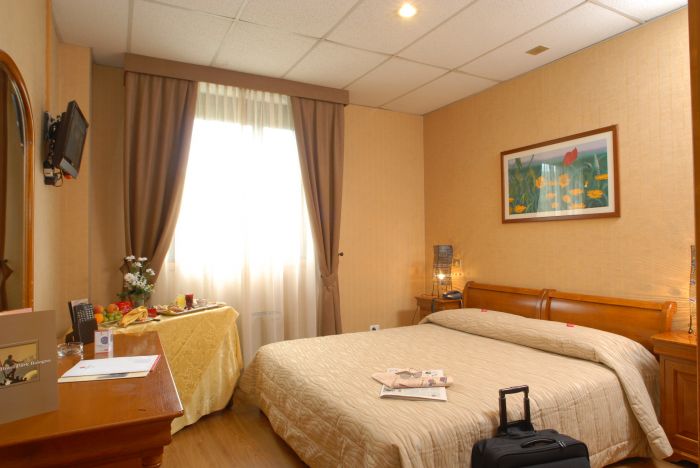 Top Hotel Park Bologna, Bologna, Italy, find beds and accommodation in Bologna