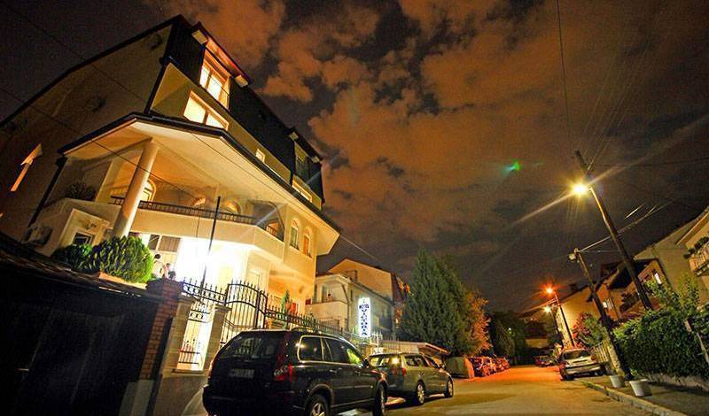 Hotel Victoria - Zoek naar gratis kamers en gegarandeerde lage tarieven in Karpos Dva, goedkope hostels 18 foto's