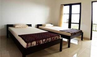 Foodtourism House - Search for free rooms and guaranteed low rates in Batu Berendam 14 photos