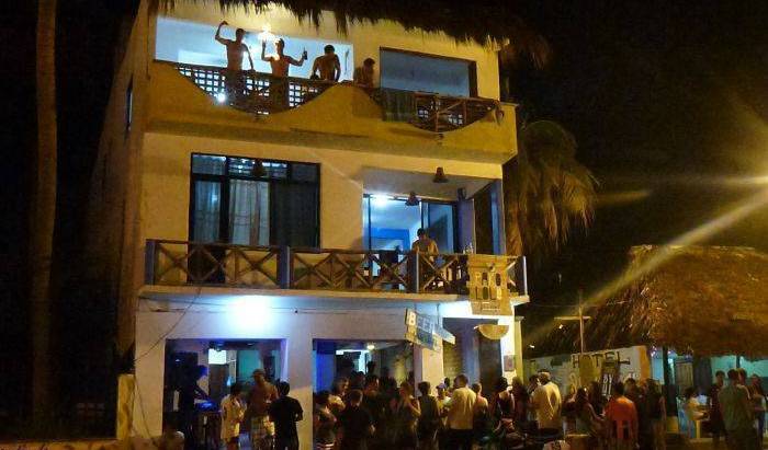 Hotel Hostel Pakololo - Search for free rooms and guaranteed low rates in Puerto Escondido, great hostels 12 photos