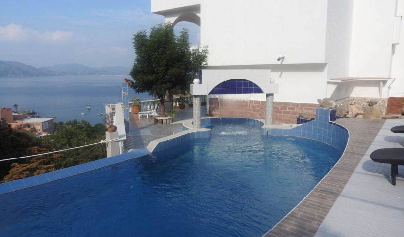 Shangri-La - Get cheap hostel rates and check availability in Manzanillo 28 photos