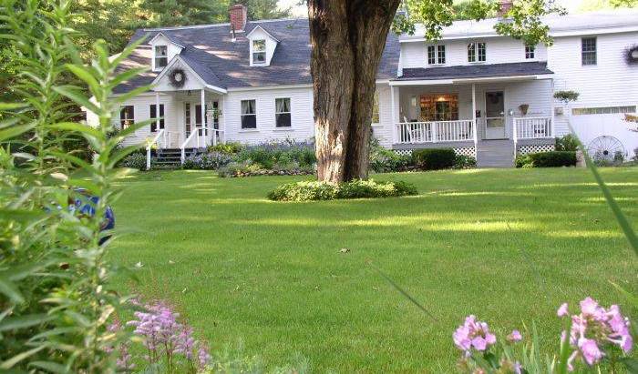 Buttonwood Inn on Mount Surprise - Search available rooms and beds for hostel and hotel reservations in North Conway, backpackers and backpacking hostels 16 photos