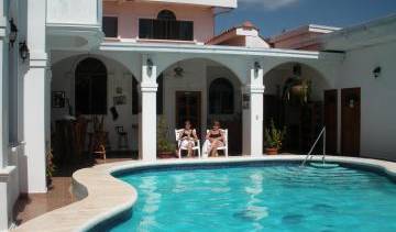 Hotel Dolphin Guest House - Search for free rooms and guaranteed low rates in Granada 4 photos