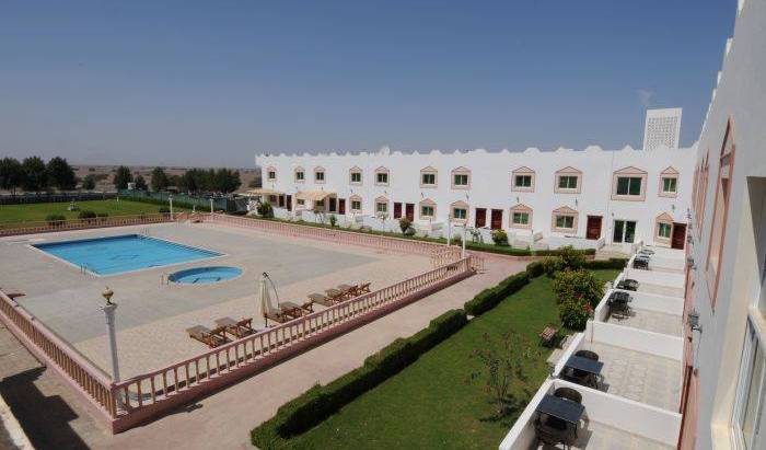Green Oasis Hotel - Search for free rooms and guaranteed low rates in Suhar, cheap hostels 13 photos