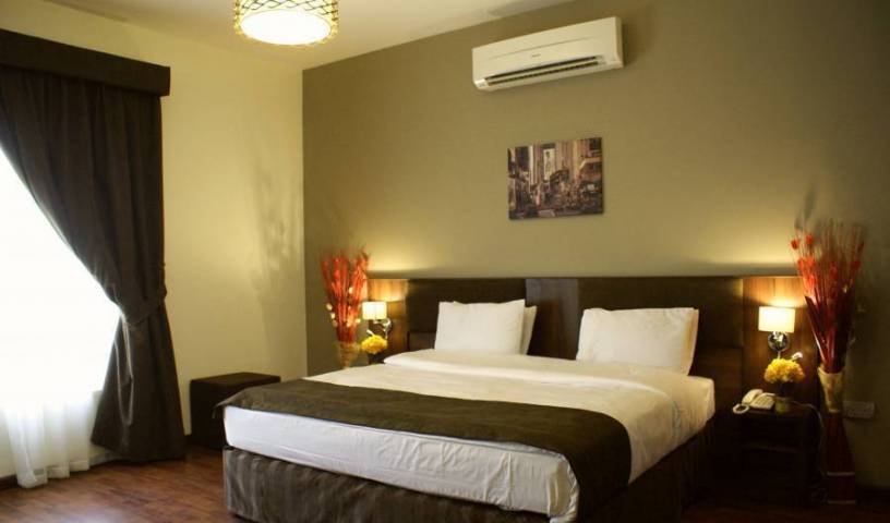 Weekend Hotel and Apartments, reliable, trustworthy, secure, reserve confidently with HostelTraveler.com 64 photos