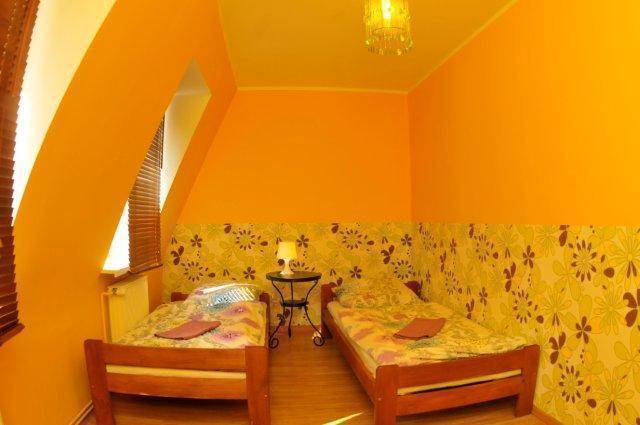 Hostel Cinema, Wroclaw, Poland, compare reviews, hostels, resorts, motor inns, and find deals on reservations in Wroclaw