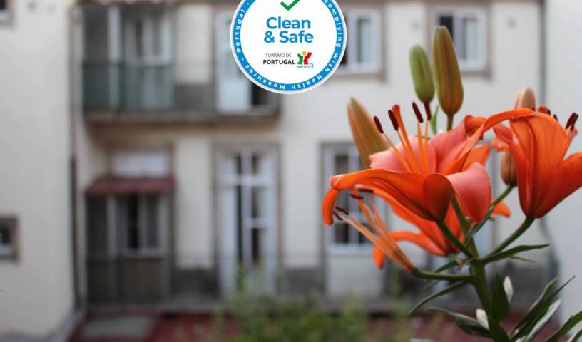 Dear Porto Guest House - Search for free rooms and guaranteed low rates in Porto 9 photos