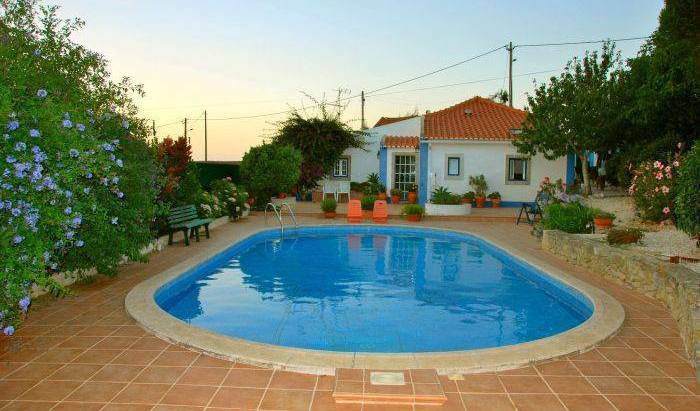 Typical House Near Ericeira Beach - Search for free rooms and guaranteed low rates in Mafra, youth hostel 13 photos