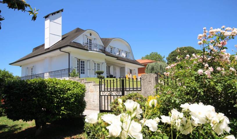 Villa Branca Barreiros - Get cheap hostel rates and check availability in Amares 16 photos