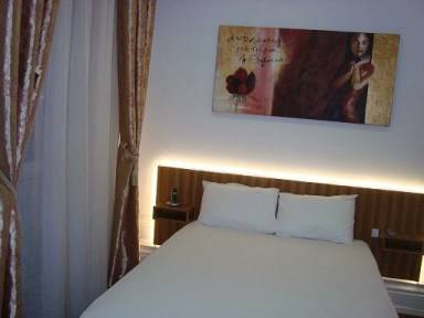 Residencial Porto Madrid, Porto, Portugal, find many of the best hostels in Porto