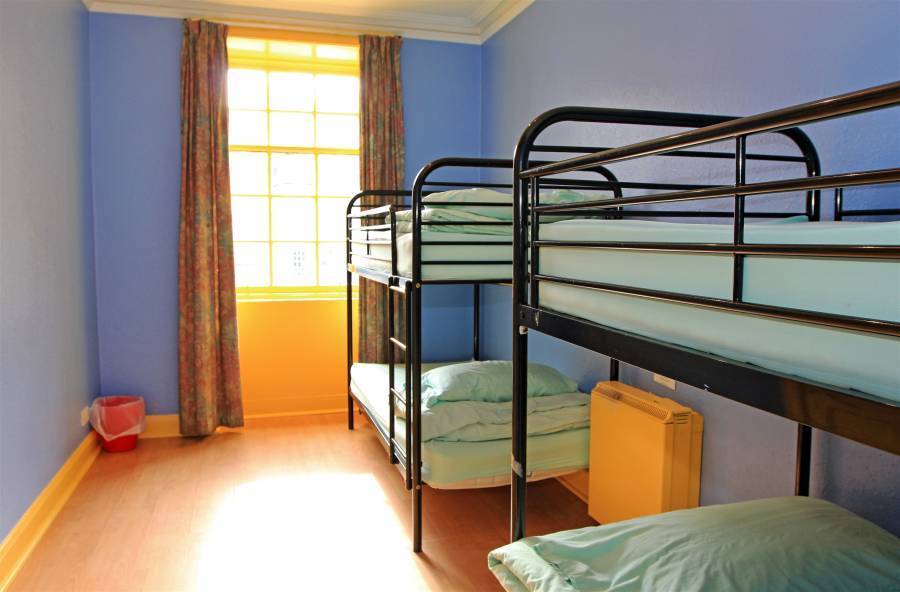 Cowgate Tourist Hostel, Edinburgh, Scotland, bed & breakfasts with the best beds for sleep in Edinburgh