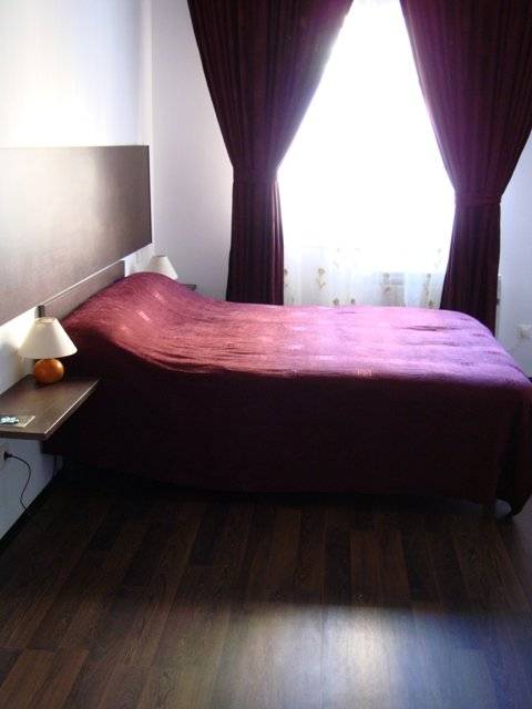 Travessera de Gracia Rooms, Barcelona, Spain, Spain giường ngủ và bữa ăn sáng và khách sạn