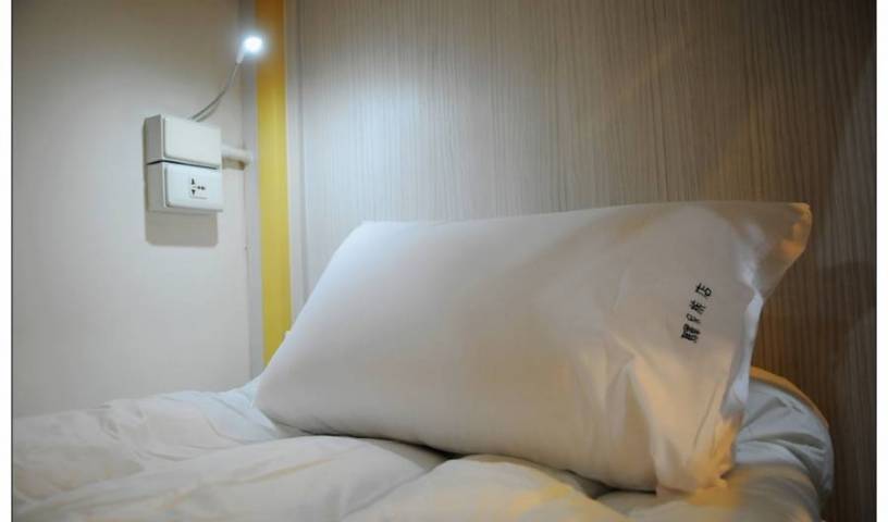 Easyinn Hostel - Search available rooms and beds for hostel and hotel reservations in Tainan 8 photos