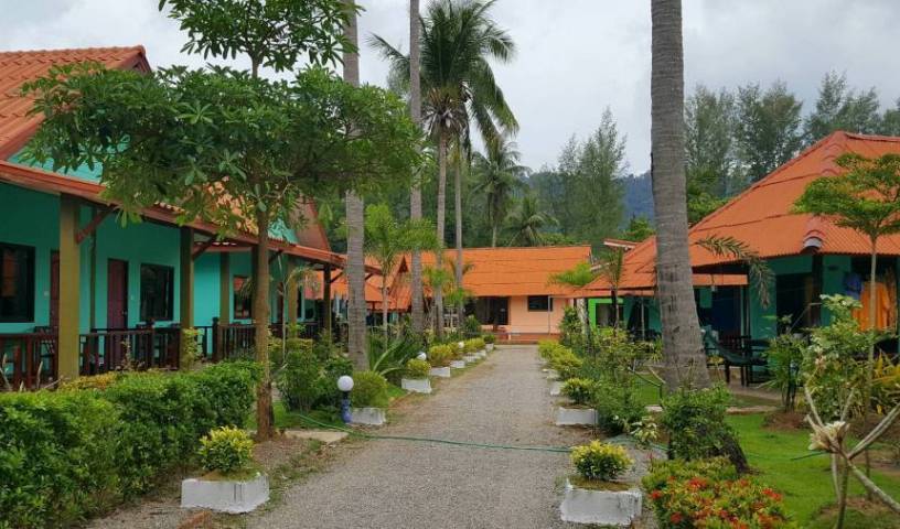 Lanta L.D. Beach Bungalows - Search available rooms and beds for hostel and hotel reservations in Amphoe Ko Lanta 11 photos