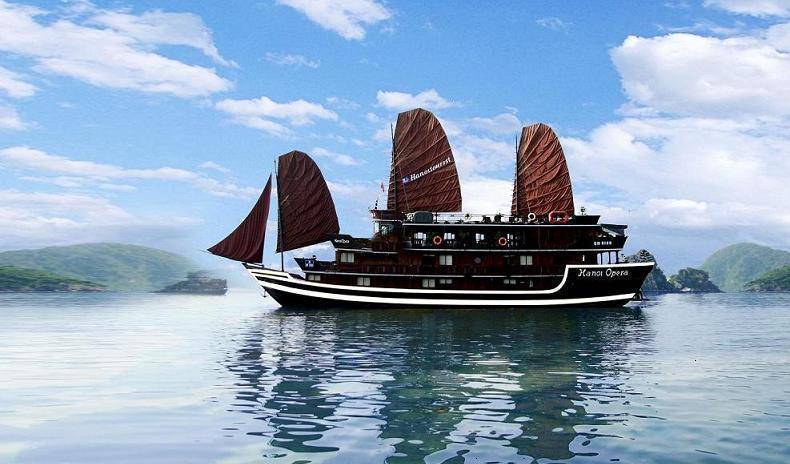 Halong Aclass Opera Cruise -  Bai Chay 15 photos