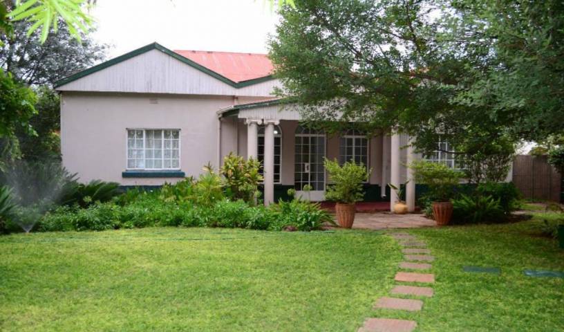 Breeze Guest House -  Bulawayo, bed and breakfast holiday 7 photos
